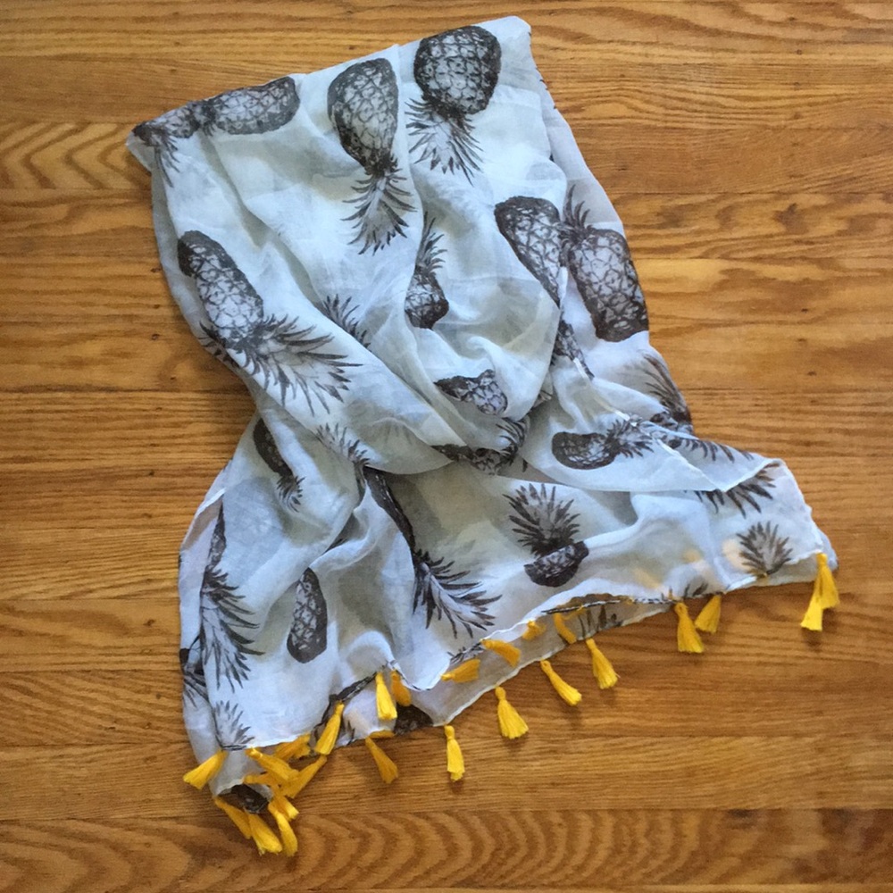 Pineapple scarf with yellow tassel fringe